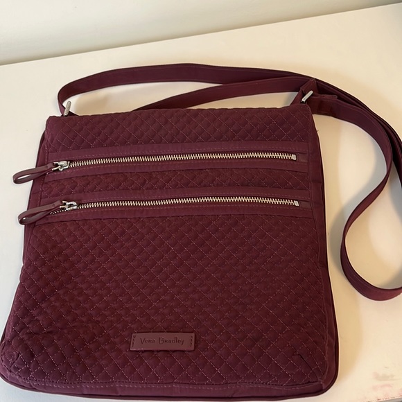Vera Bradley three zipper quilted Crossbody bag - Picture 1 of 12